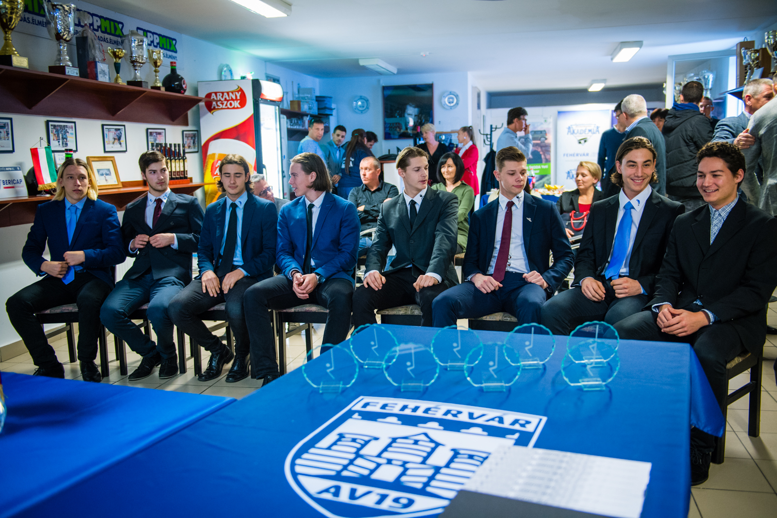 Az Ifj. Ocskay Jégkorong Akadémia ösztöndíjak átadás